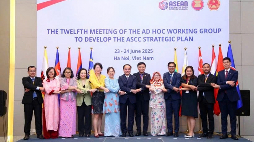 ASEAN officials discuss socio-cultural community vision for 2045 in Hanoi